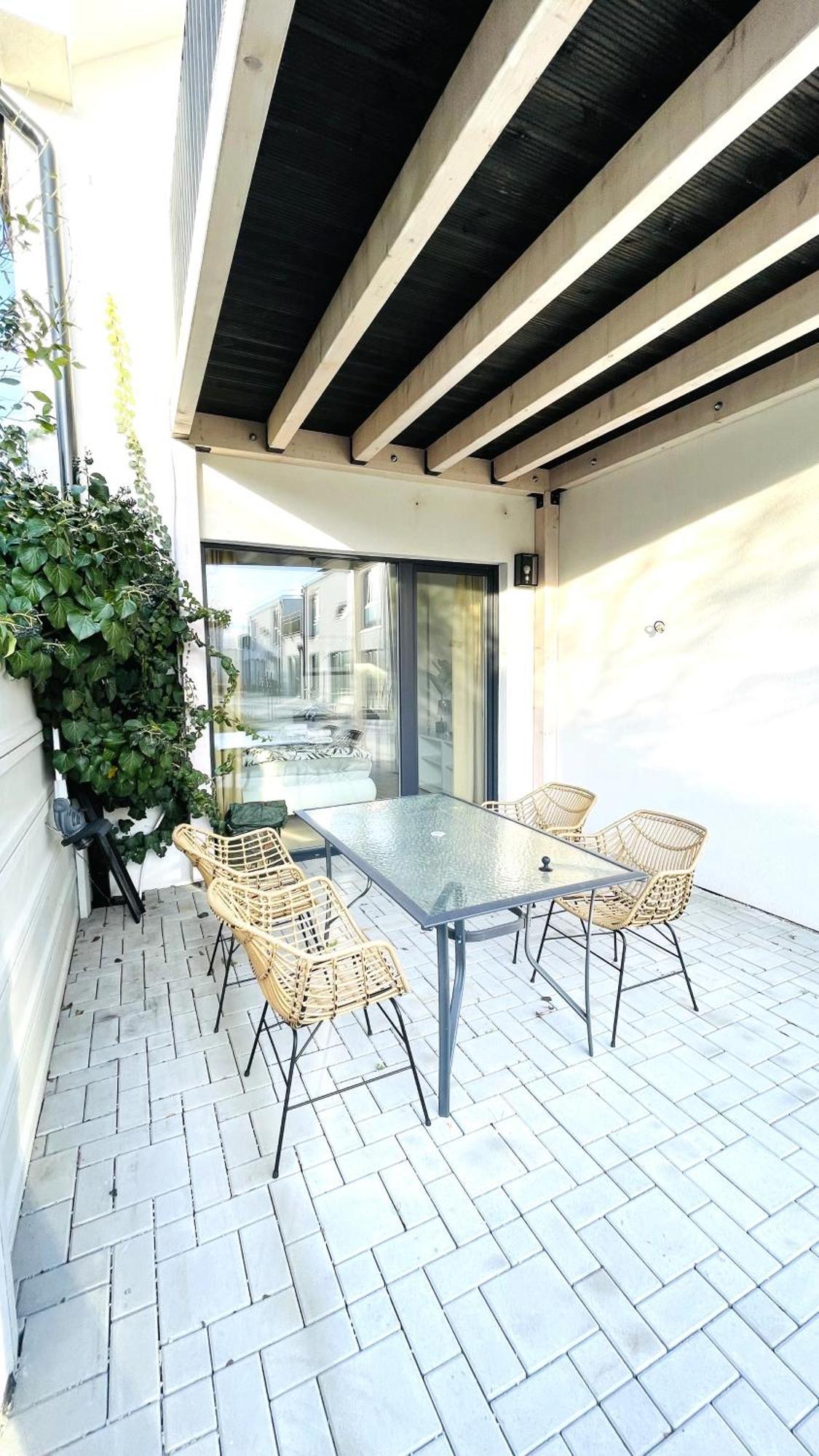 House Flow, 3 Room, Free 2 Parking Братислава Экстерьер фото