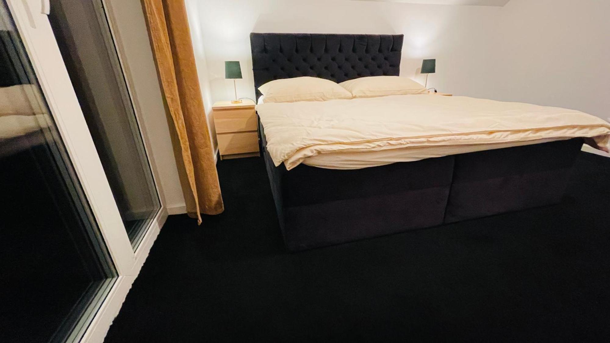House Flow, 3 Room, Free 2 Parking Братислава Экстерьер фото
